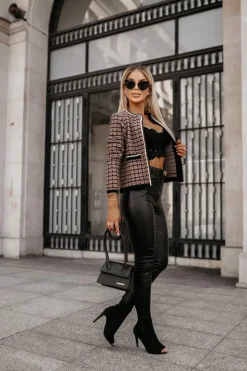 ŻAKIET COCO W KRATĘ KARMELOWO-CZARNY