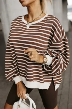 BLUZA BAWEŁNIANA MERRY OVERSIZE ASYMETRYCZNA Z ROZCIĘCIAMI PO BOKACH W PASKI BRĄZOWO-BEŻOWE