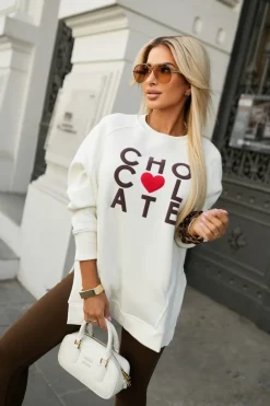 BLUZA BAWEŁNIANA OVERISZE OCIEPLANA Z NAPISEM CHOCOLATE ECRU