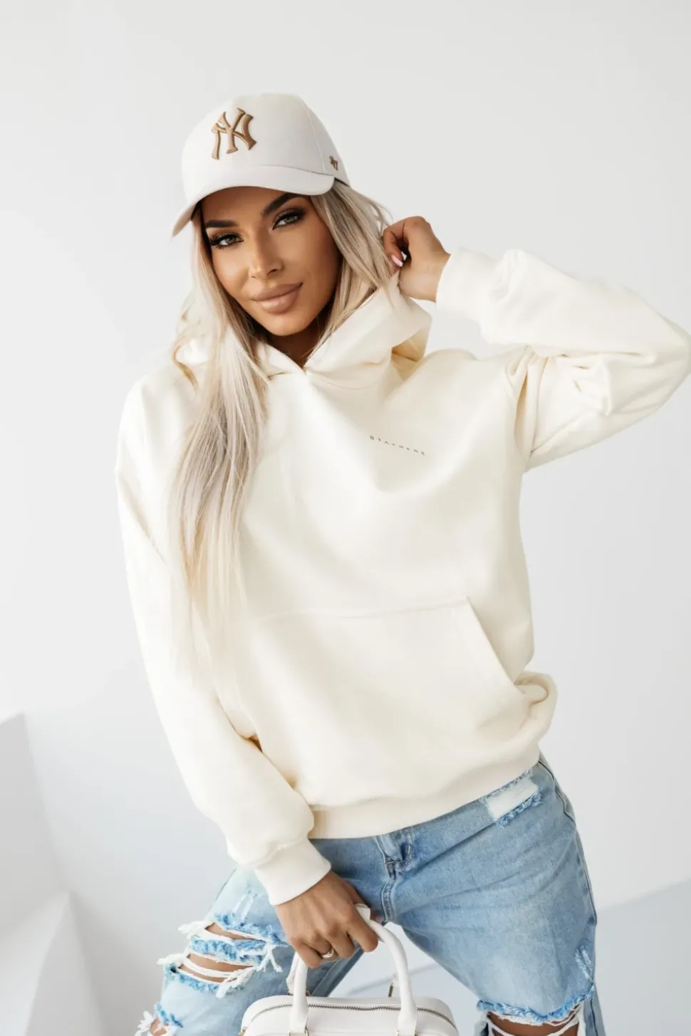 BLUZA BAWEŁNIANA Z MINIMALISTYCZNYM NAPISEM ECRU