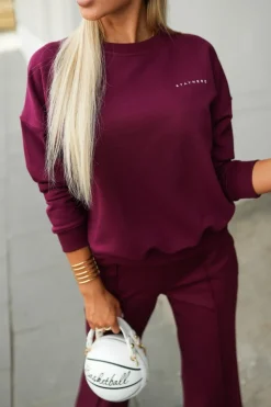 BLUZA BAWEŁNIANA Z OKRĄGŁYM DEKOLTEM Z NAPISEM STAYHERE BURGUNDOWA