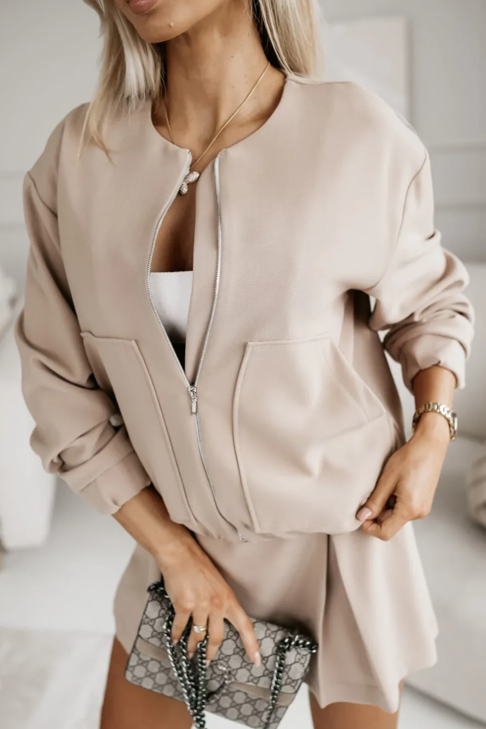 BLUZA BOMBERKA MONICA ZAPINANA NA ZAMEK BEŻOWA