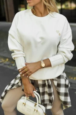 BLUZA DRESOWA BAWEŁNIANA LOVELY Z HAFTOWANYMI SERDUSZKAMI ECRU