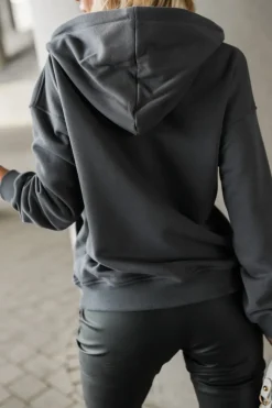 BLUZA DRESOWA ROZPINANA Z KAPTUREM Z MINIMALISTYCZNYM NAPISEM GRAFITOWA