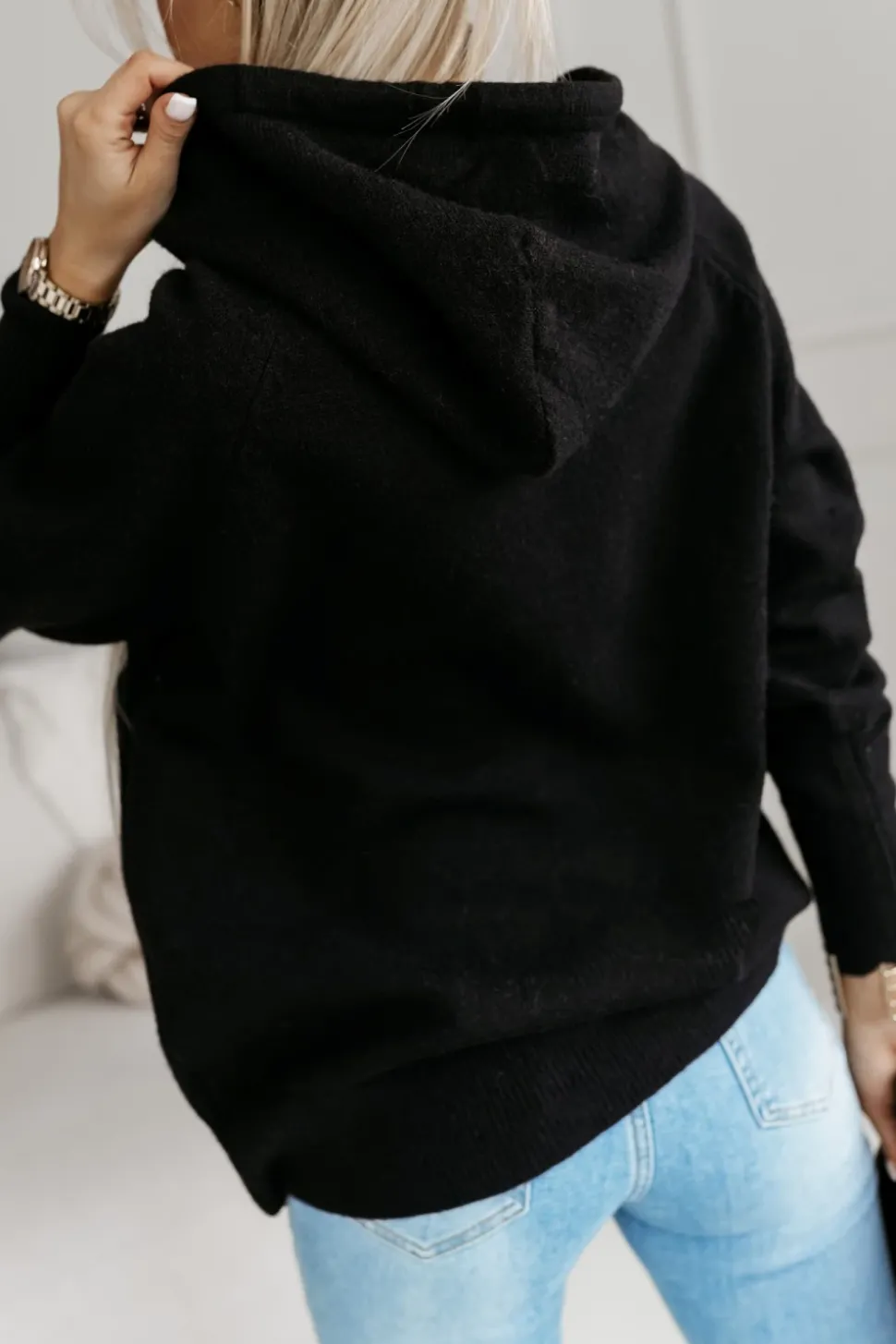 BLUZA SWETERKOWA CHARLIE Z KAPTUREM CZARNA