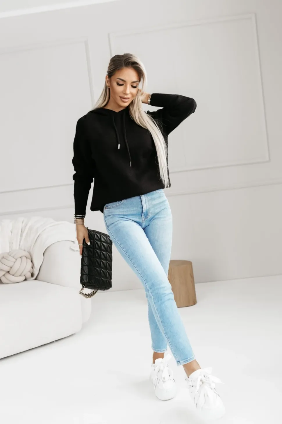 BLUZA SWETERKOWA CHARLIE Z KAPTUREM CZARNA