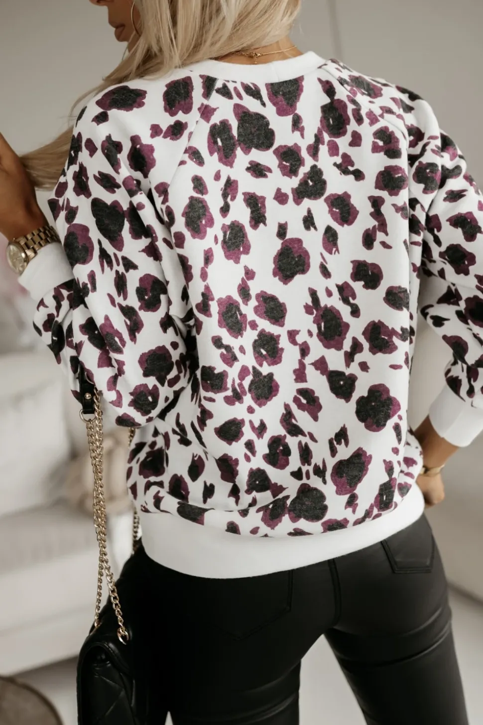 BLUZA SWETERKOWA ZDOBIONA GUZIKAMI PANTERKA BIAŁO-BORDOWA