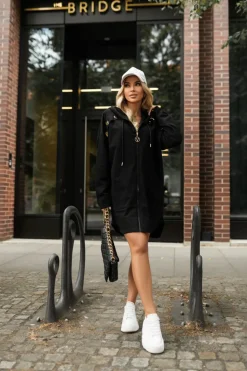 BLUZA Z KAPTUREM KATE O KROJU PARKI CZARNA