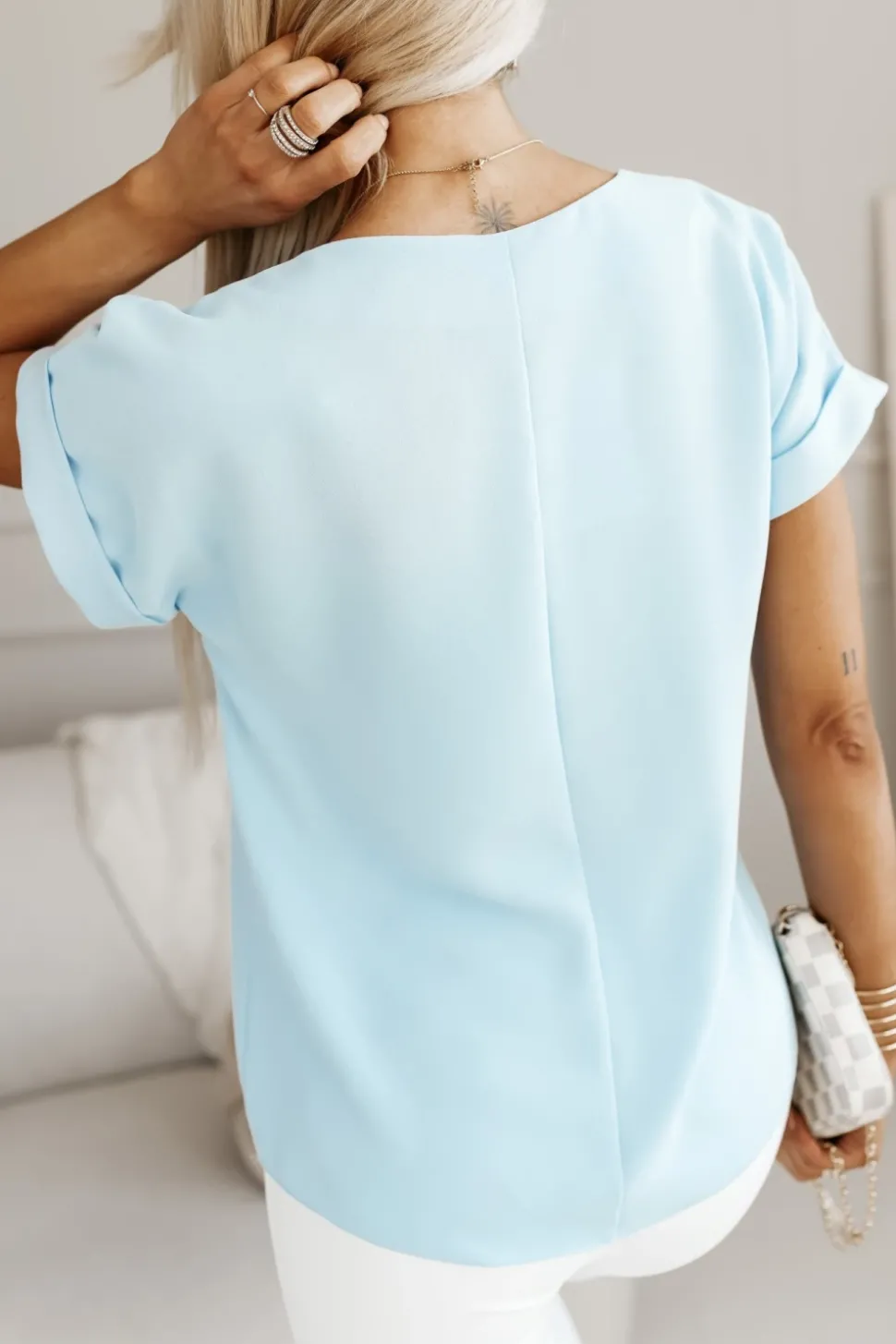 BLUZKA AMORE Z DEKOLTEM W SEREK BŁĘKITNA