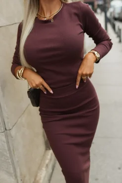 BLUZKA BAWEŁNIANA BASIC Z PRĄŻKOWANEGO MATERIAŁU BRĄZOWA