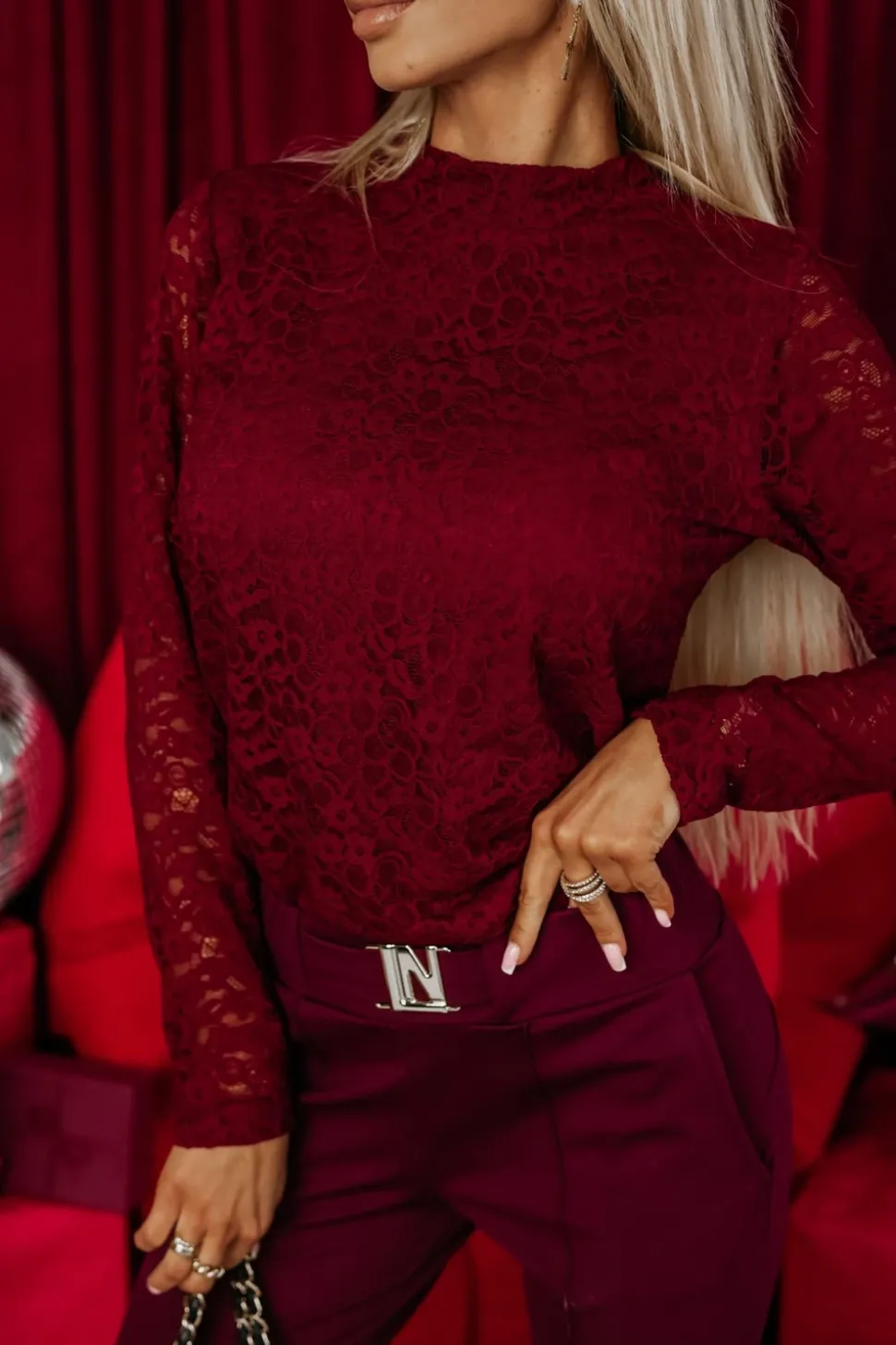 BLUZKA KORONKOWA EVA NA PODSZEWCE BURGUNDOWA