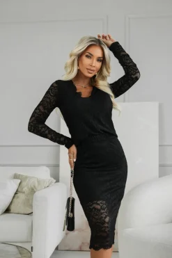 BLUZKA KORONKOWA Z V-DEKOLTEM CZARNA