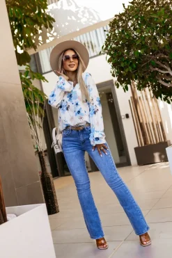 BLUZKA KOSZULOWA ASTRIA BIAŁA W NIEBIESKIE KWIATY