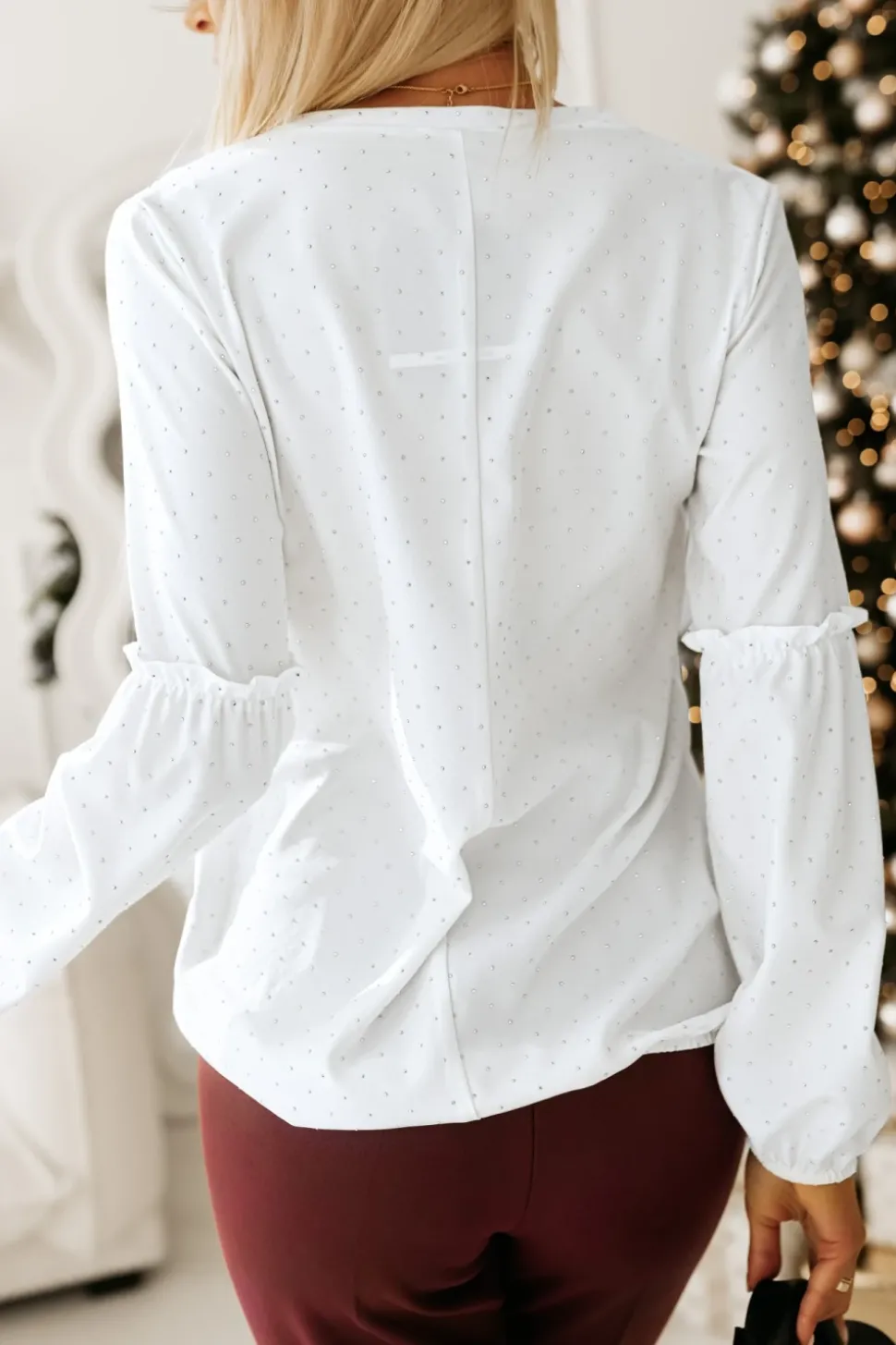 BLUZKA KOSZULOWA DIANA ZDOBIONA SREBRNYMI CEKINAMI BIAŁA