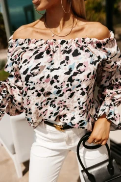 BLUZKA KOSZULOWA INEZ HISZPANKA BEŻOWO-CZARNA W PLAMKI