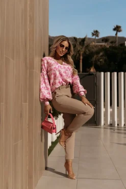 BLUZKA KOSZULOWA ISABEL Z SZEROKIMI RĘKAWAMI RÓŻOWA W KWIATY