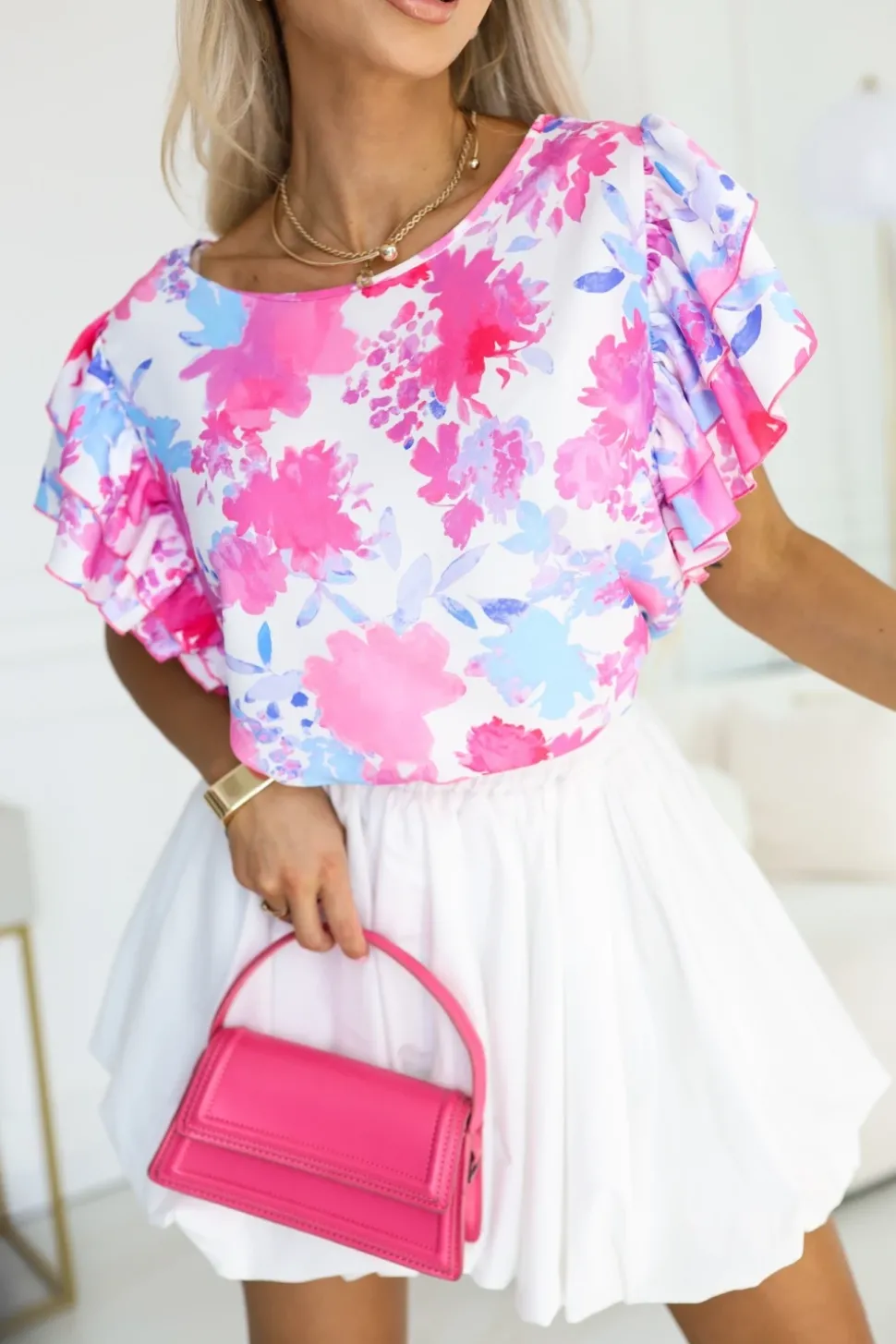 BLUZKA KOSZULOWA LAMBI Z MOTYLKOWYM RĘKAWEM W KWIATY BIAŁO-RÓŻOWA