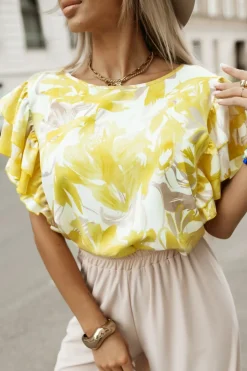 BLUZKA KOSZULOWA LAMBI Z MOTYLKOWYM RĘKAWEM ECRU-ŻÓŁTA W KWIATY