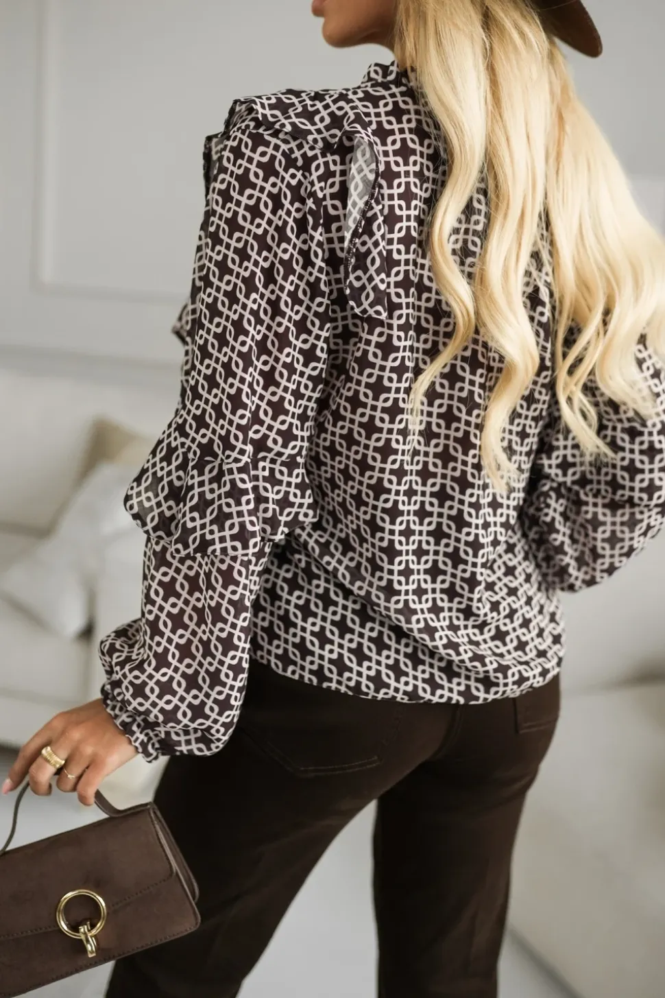 BLUZKA KOSZULOWA MANUELA Z SZYFONU CZEKOLADOWO-BEŻOWA