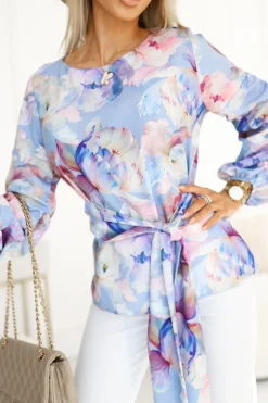 BLUZKA KOSZULOWA VENUS LAWENDOWO-PUDROWA W KWIATY