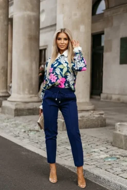 BLUZKA KOSZULOWA Z KOŁNIERZYKIEM I MANKIETAMI GRANATOWO-RÓŻOWA W KWIATY