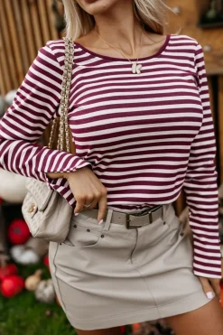 BLUZKA LONGSLEEVE Z WYCIĘCIEM NA PLECACH W PASKI BORDOWO-BEŻOWE