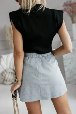 BLUZKA SWETERKOWA Z PODUSZKAMI NA RAMIONACH CZARNA