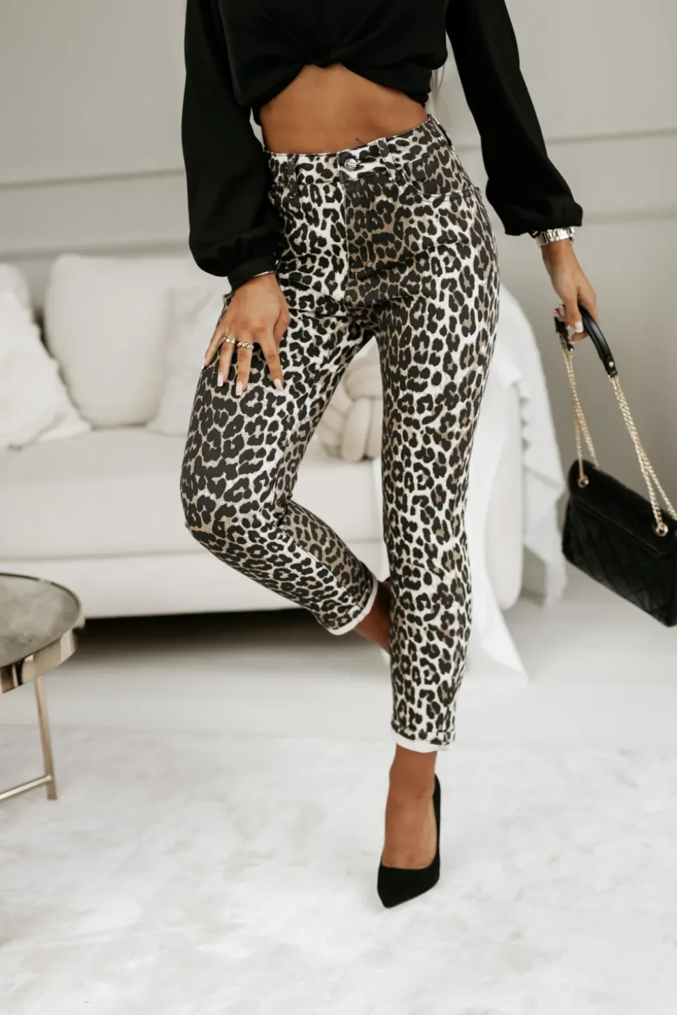 SPODNIE JEANSOWE Z MOTYWEM PANTERKI ECRU-CZARNE