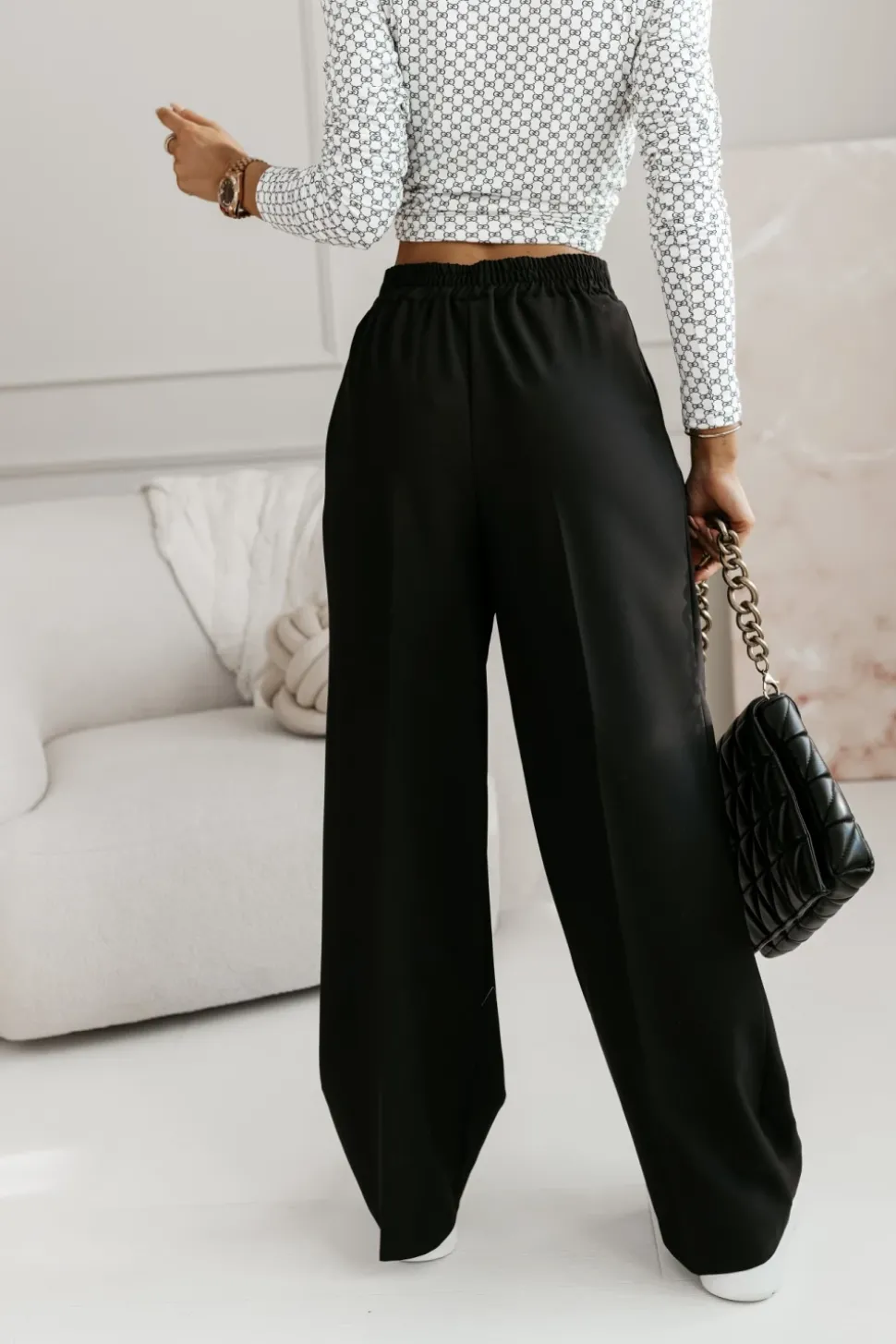 SPODNIE MATERIAŁOWE ROBBEN Z WYSOKIM STANEM Z GUMĄ W PASIE CZARNE