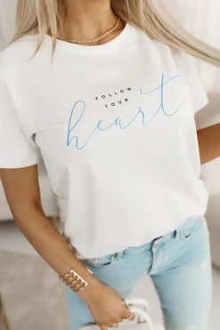 T-SHIRT Z NADRUKIEM FOLLOW YOUR HEART BIAŁY