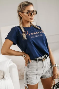 T-SHIRT Z NAPISEM PROSECCO GRANATOWY