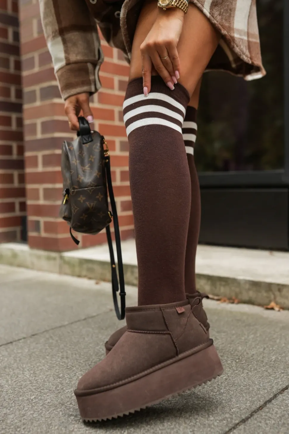 ZAKOLANÓWKI BAWEŁNIANE Z OZDOBNYMI PASKAMI CZEKOLADOWE