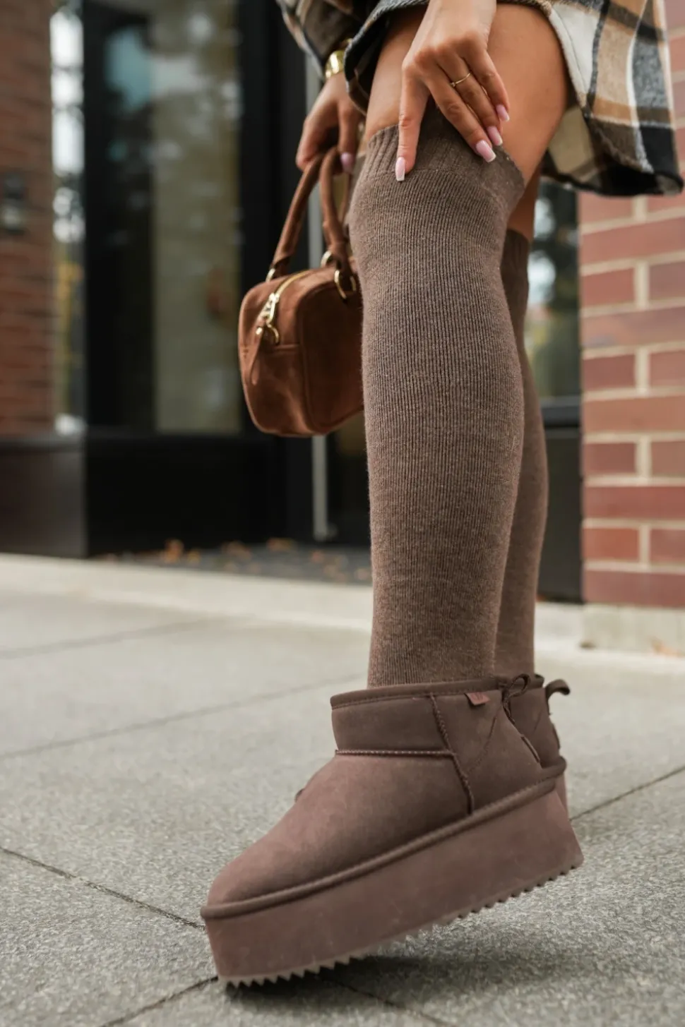 ZAKOLANÓWKI Z GRUBSZEGO MATERIAŁU CZEKOLADOWE